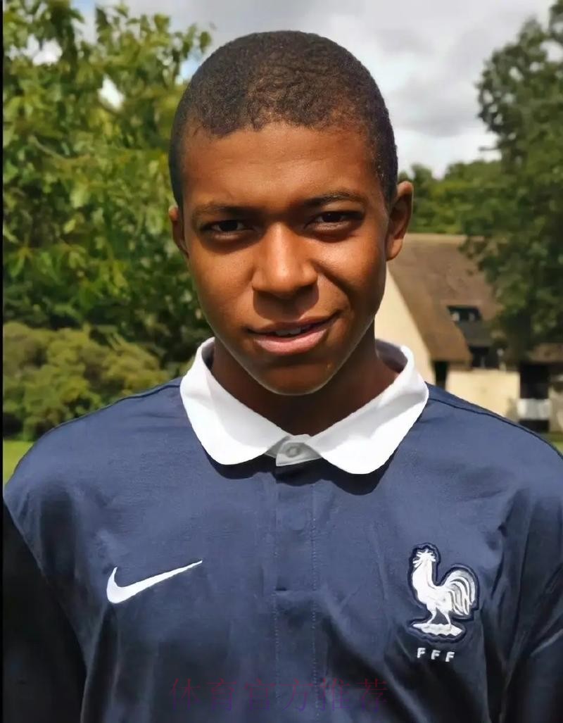 前法国前锋:姆巴佩不在乎舆论才去国外夜店玩 前法国前锋:姆巴佩不在乎舆论才去国外夜店玩